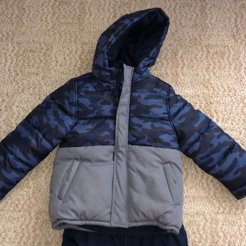 Carters 2 piece snowsuit. Size 7